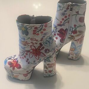 Floral Heeled Boots with Zipper